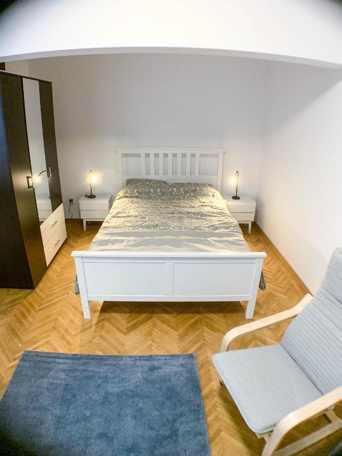 Luterana Studio Apartment Бухарест Екстер'єр фото